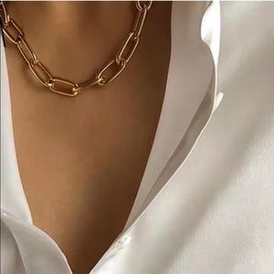 Trending gold tone large chain chocker/ necklace
